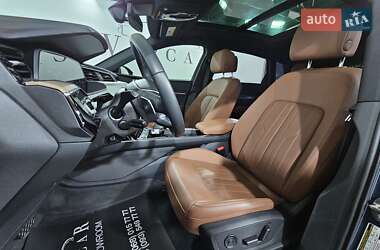 Позашляховик / Кросовер Audi Q8 e-tron 2023 в 