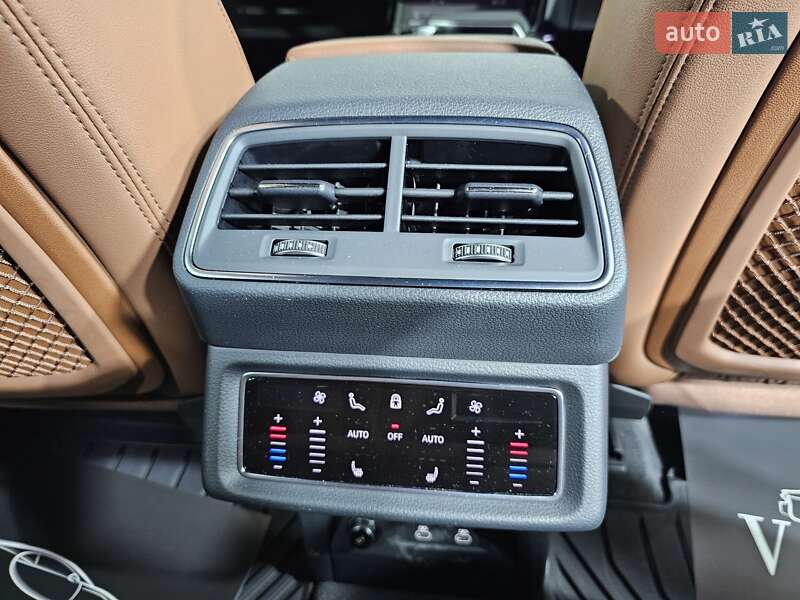 Позашляховик / Кросовер Audi Q8 e-tron 2023 в Києві