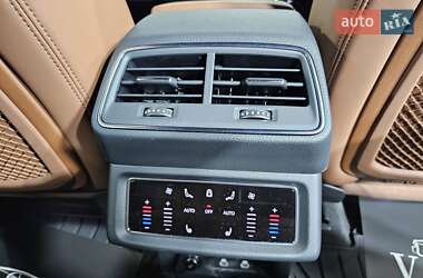 Позашляховик / Кросовер Audi Q8 e-tron 2023 в 