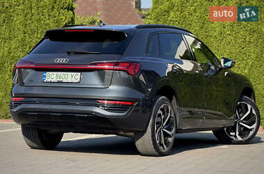 Позашляховик / Кросовер Audi Q8 e-tron 2023 в 