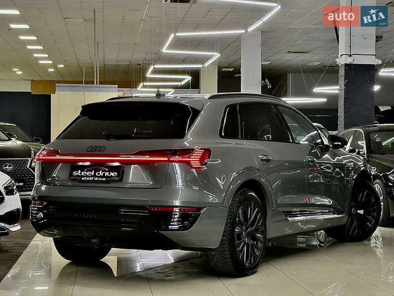 Внедорожник / Кроссовер Audi Q8 e-tron 2023 в Николаеве
