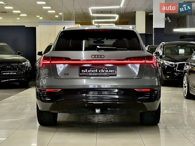 Внедорожник / Кроссовер Audi Q8 e-tron 2023 в Николаеве