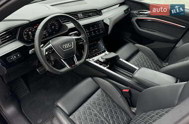 Внедорожник / Кроссовер Audi Q8 e-tron 2023 в 