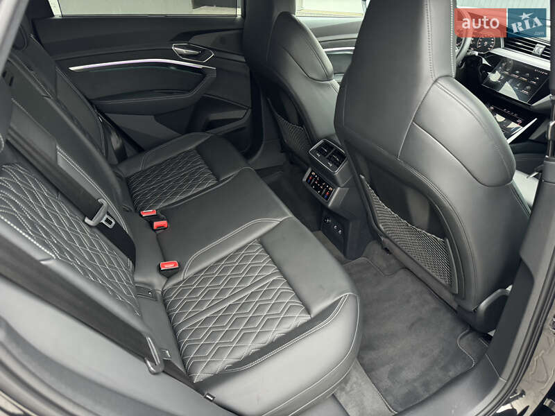 Внедорожник / Кроссовер Audi Q8 e-tron 2023 в Мукачево