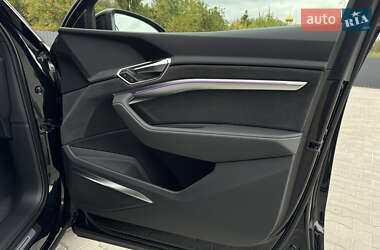 Внедорожник / Кроссовер Audi Q8 e-tron 2023 в 