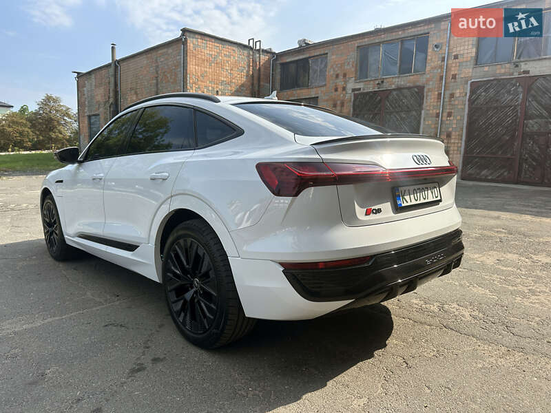 Внедорожник / Кроссовер Audi Q8 e-tron 2023 в Киеве