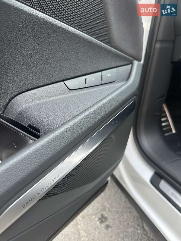 Внедорожник / Кроссовер Audi Q8 e-tron 2023 в Киеве