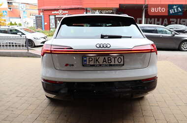 Позашляховик / Кросовер Audi Q8 e-tron 2023 в 