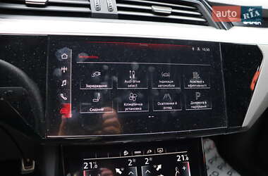 Позашляховик / Кросовер Audi Q8 e-tron 2023 в 