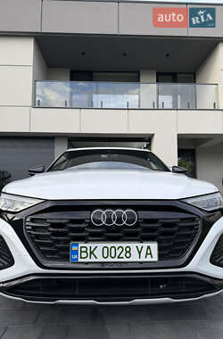 Внедорожник / Кроссовер Audi Q8 e-tron 2023 в Ровно