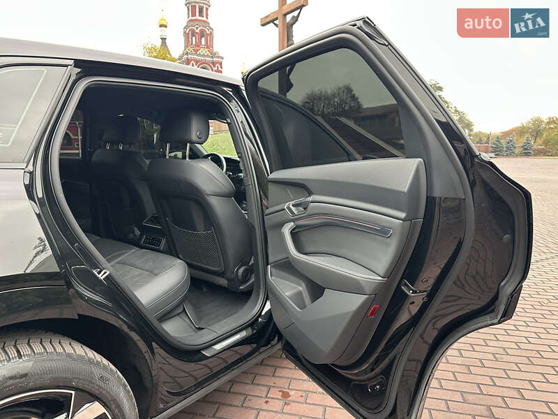 Внедорожник / Кроссовер Audi Q8 e-tron 2024 в Днепре фото 23 Внедорожник / Кроссовер Audi Q8 e-tron 2024 в Днепре