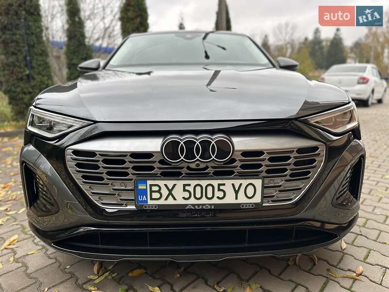 Позашляховик / Кросовер Audi Q8 e-tron 2023 в Хмельницькому
