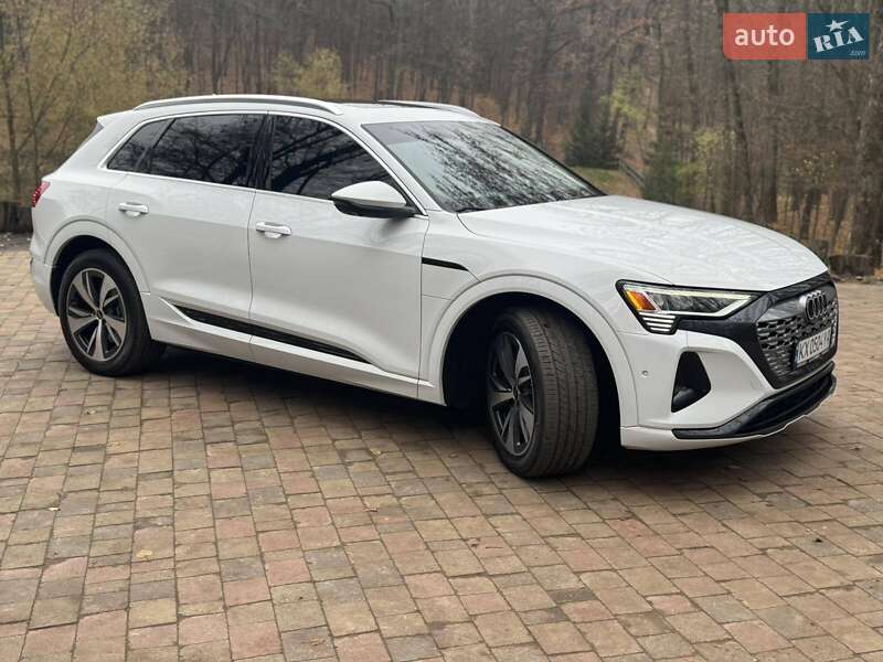 Внедорожник / Кроссовер Audi Q8 e-tron 2023 в Харькове
