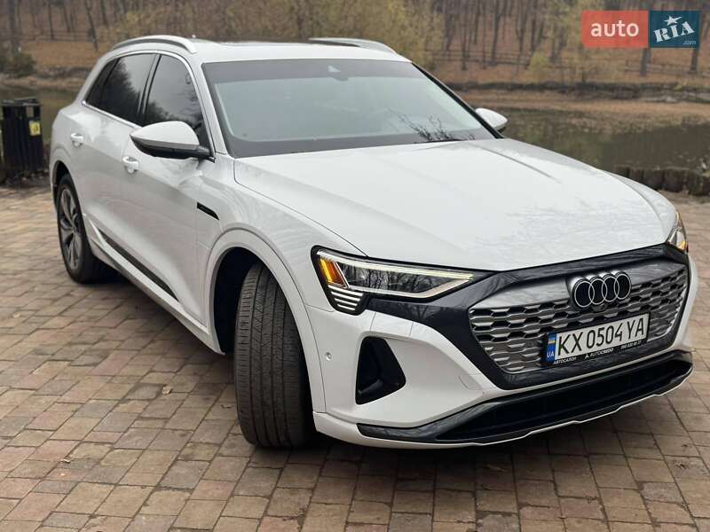 Внедорожник / Кроссовер Audi Q8 e-tron 2023 в Харькове