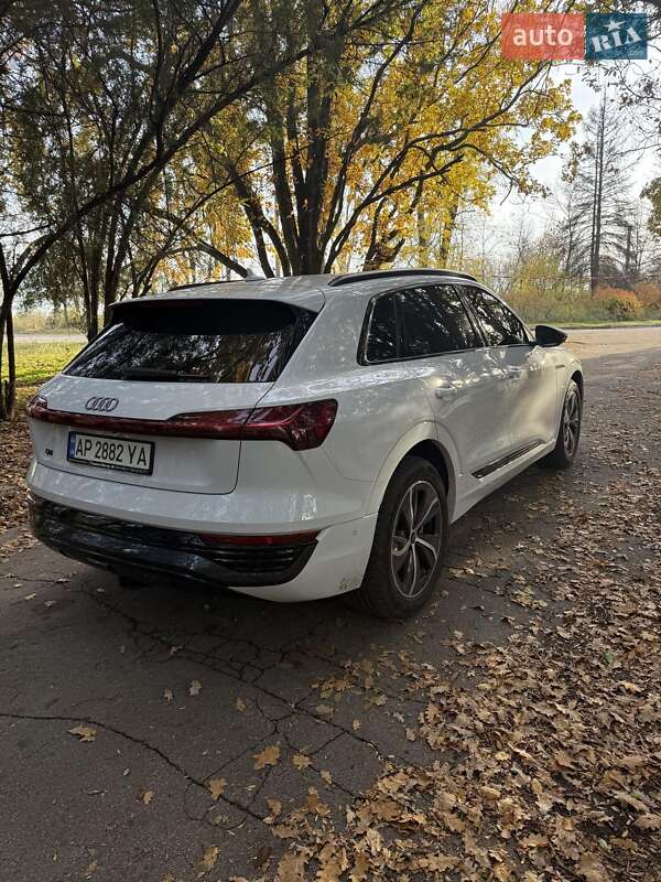 Внедорожник / Кроссовер Audi Q8 e-tron 2023 в Запорожье
