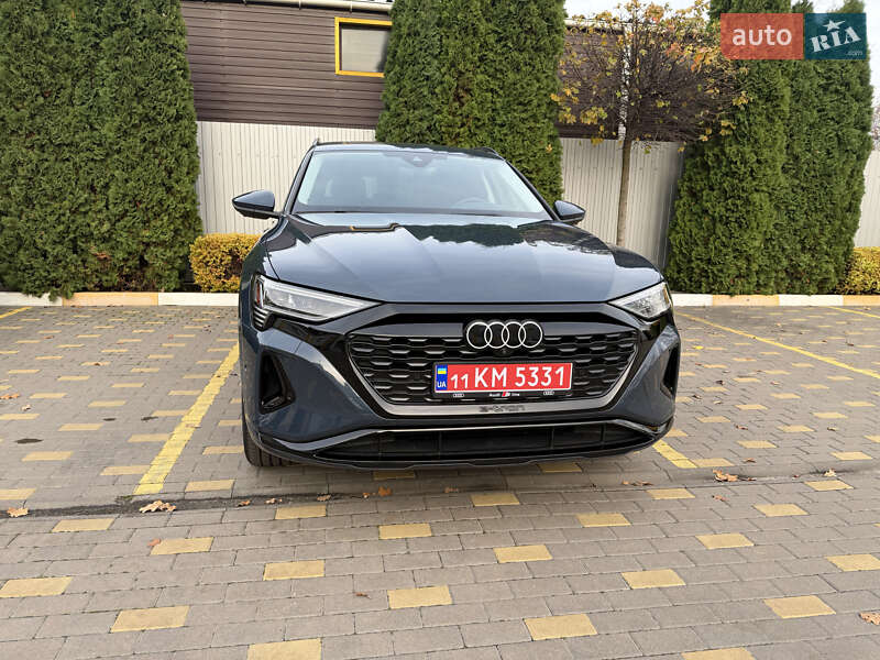Позашляховик / Кросовер Audi Q8 e-tron 2023 в Києві