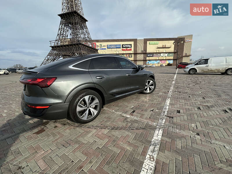 Внедорожник / Кроссовер Audi Q8 e-tron 2023 в Харькове