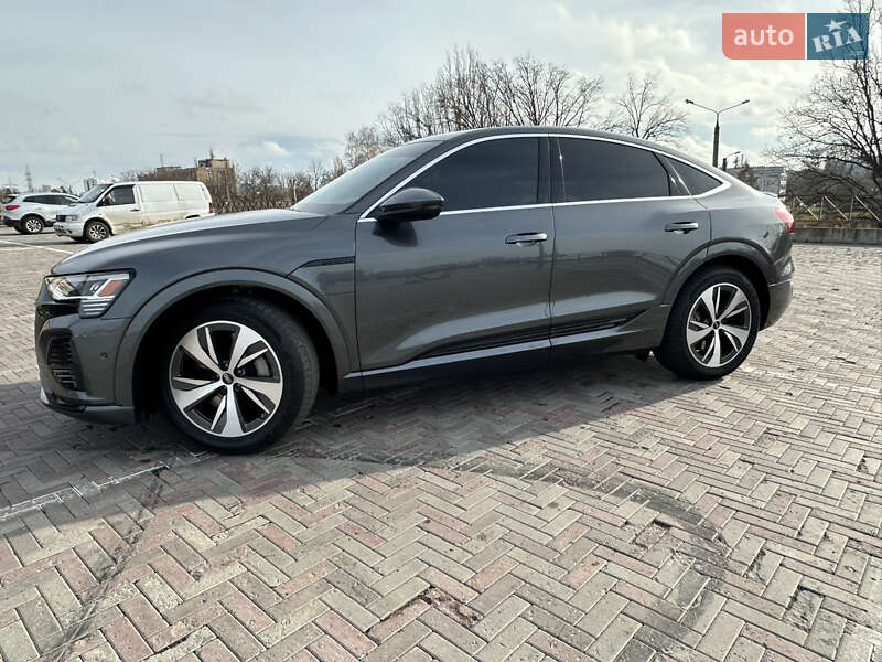 Внедорожник / Кроссовер Audi Q8 e-tron 2023 в Харькове