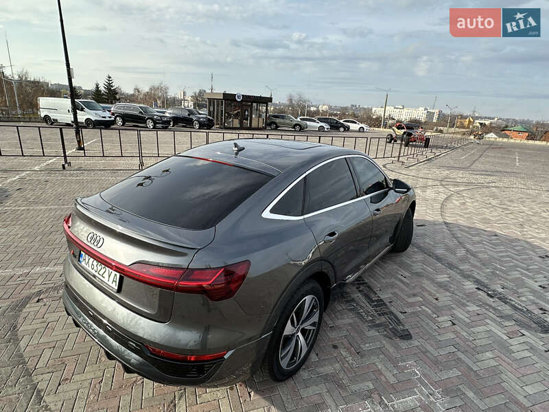 Внедорожник / Кроссовер Audi Q8 e-tron 2023 в Харькове
