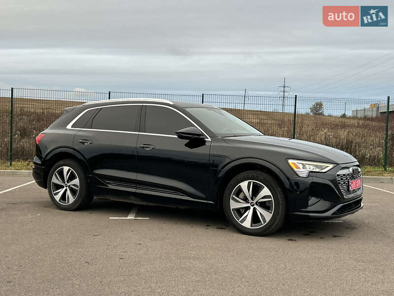Внедорожник / Кроссовер Audi Q8 e-tron 2023 в Ровно фото 11 Внедорожник / Кроссовер Audi Q8 e-tron 2023 в Ровно