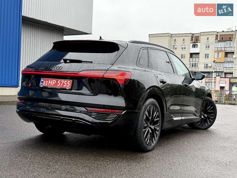 Внедорожник / Кроссовер Audi Q8 e-tron 2023 в Киеве