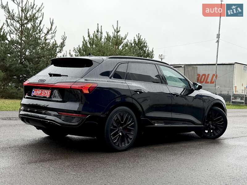 Внедорожник / Кроссовер Audi Q8 e-tron 2023 в Киеве