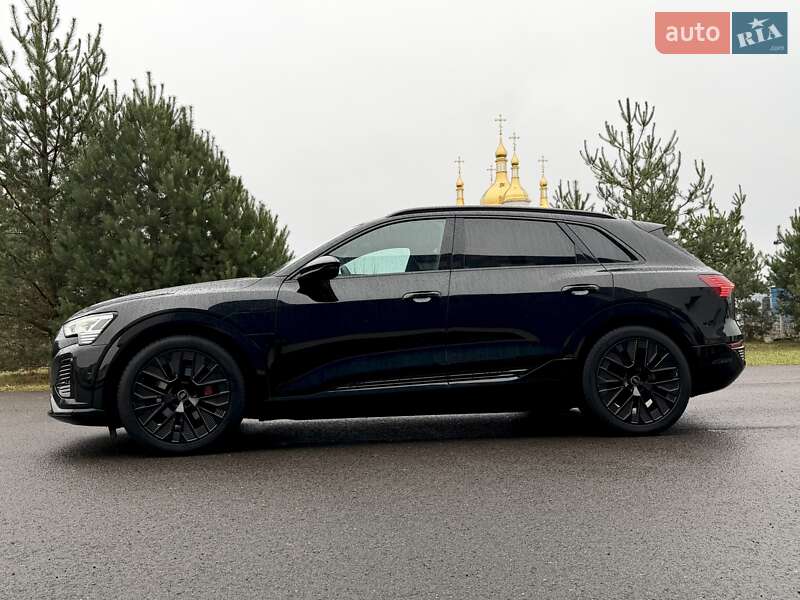 Внедорожник / Кроссовер Audi Q8 e-tron 2023 в Киеве