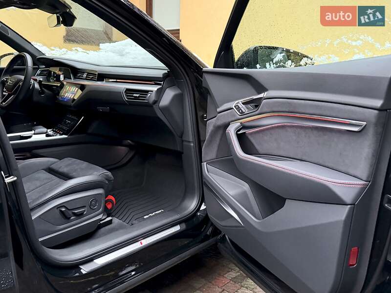 Внедорожник / Кроссовер Audi Q8 e-tron 2023 в Киеве