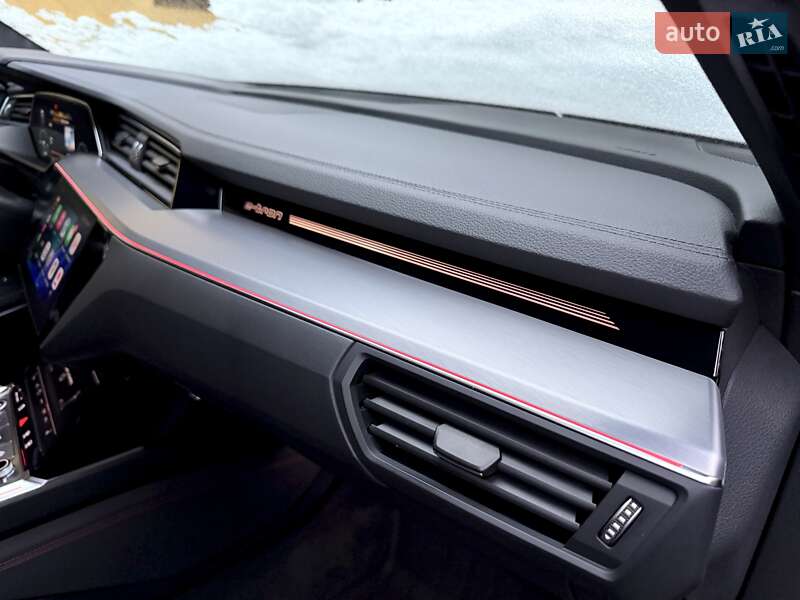 Внедорожник / Кроссовер Audi Q8 e-tron 2023 в Киеве