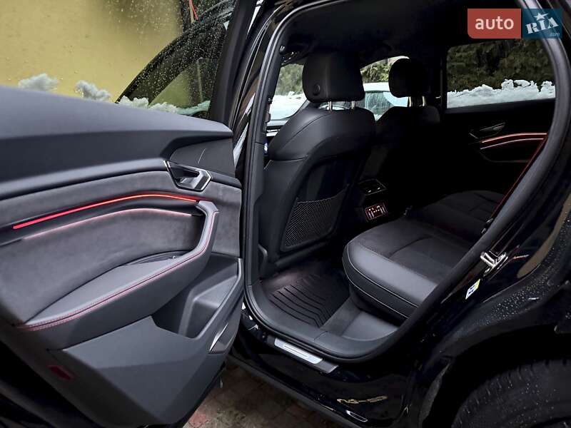 Внедорожник / Кроссовер Audi Q8 e-tron 2023 в Киеве