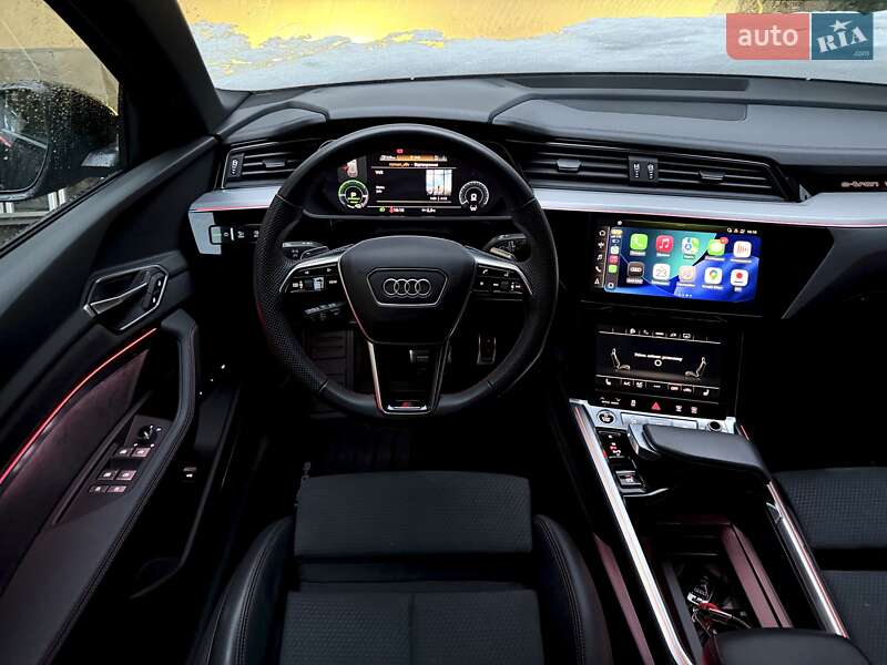 Внедорожник / Кроссовер Audi Q8 e-tron 2023 в Киеве