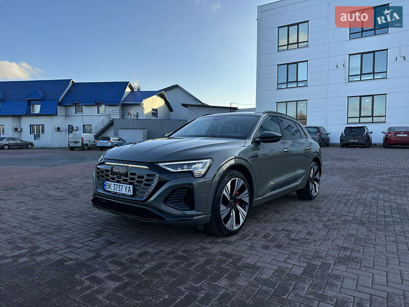 Внедорожник / Кроссовер Audi Q8 e-tron 2023 в Ровно