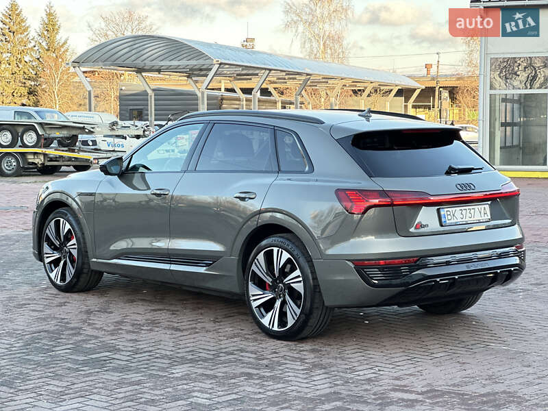 Внедорожник / Кроссовер Audi Q8 e-tron 2023 в Ровно