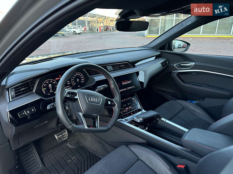 Внедорожник / Кроссовер Audi Q8 e-tron 2023 в Ровно
