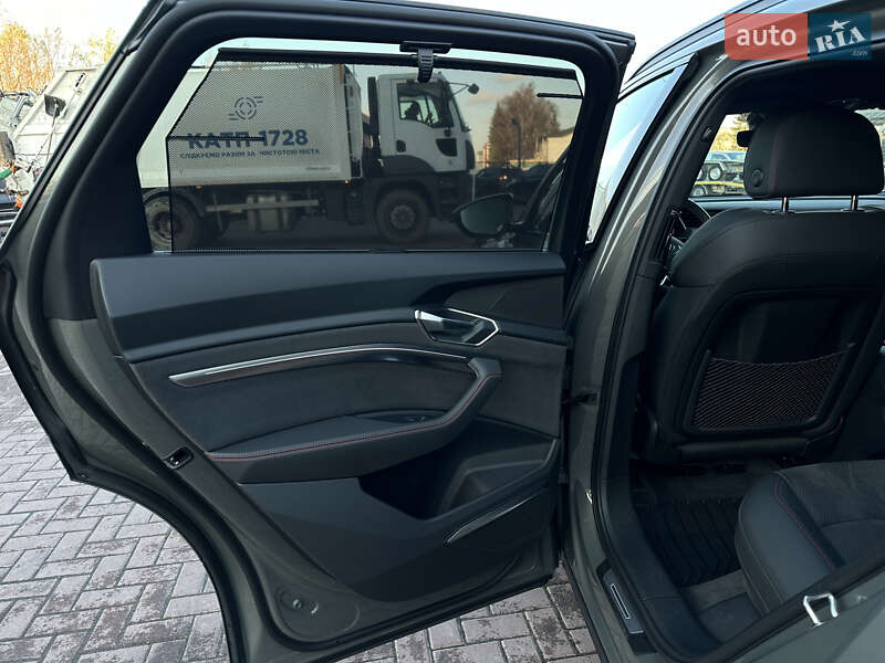 Внедорожник / Кроссовер Audi Q8 e-tron 2023 в Ровно