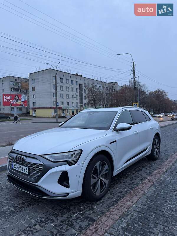 Внедорожник / Кроссовер Audi Q8 e-tron 2023 в Чернигове фото 16 Внедорожник / Кроссовер Audi Q8 e-tron 2023 в Чернигове