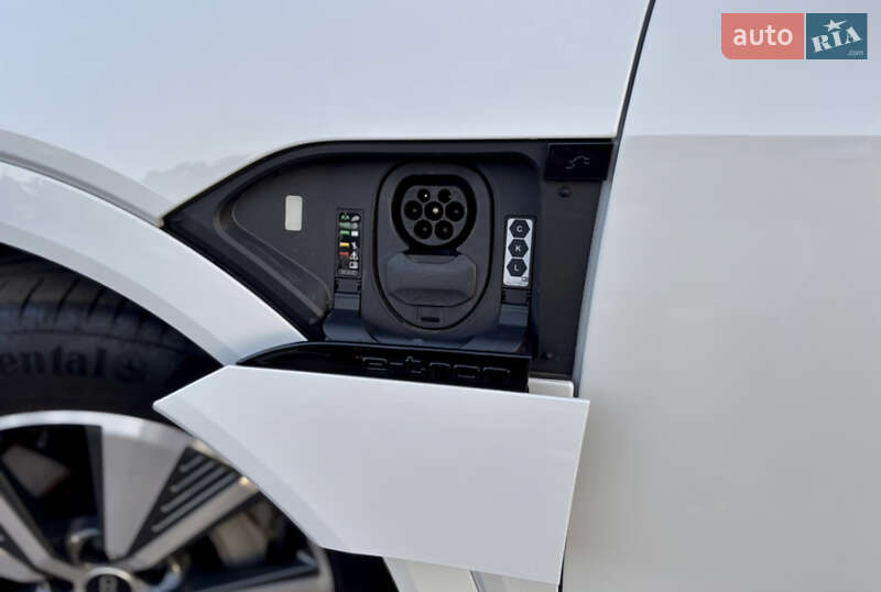 Внедорожник / Кроссовер Audi Q8 e-tron 2024 в Львове