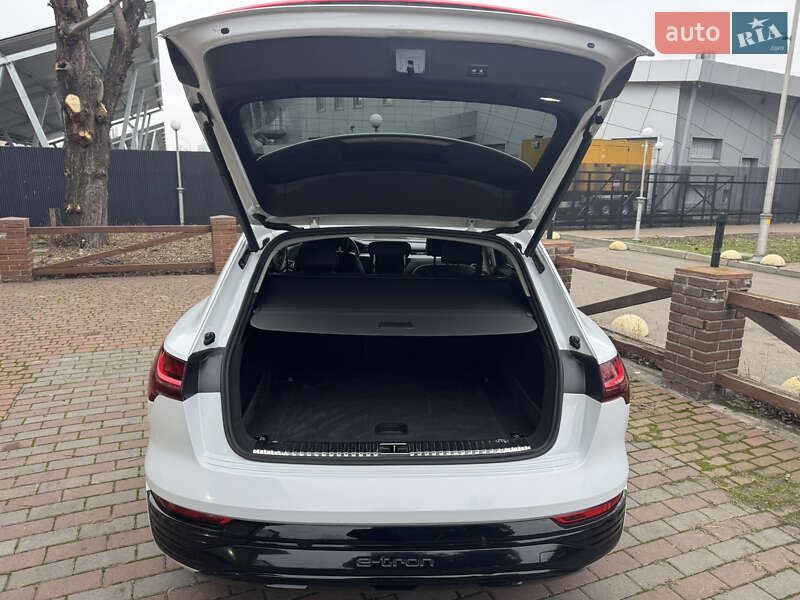 Внедорожник / Кроссовер Audi Q8 e-tron 2023 в Киеве фото 33 Внедорожник / Кроссовер Audi Q8 e-tron 2023 в Киеве