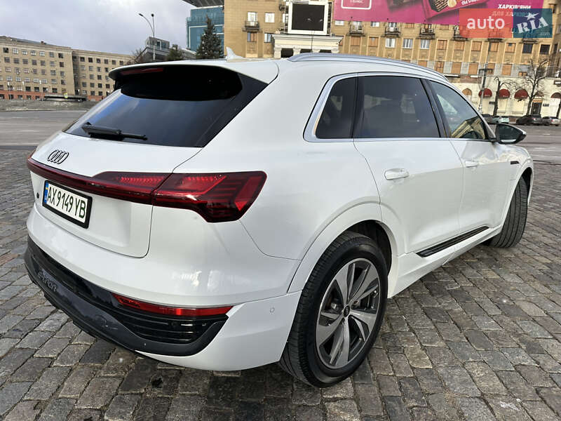 Внедорожник / Кроссовер Audi Q8 e-tron 2023 в Харькове