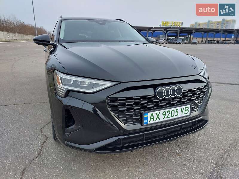 Внедорожник / Кроссовер Audi Q8 e-tron 2023 в Харькове