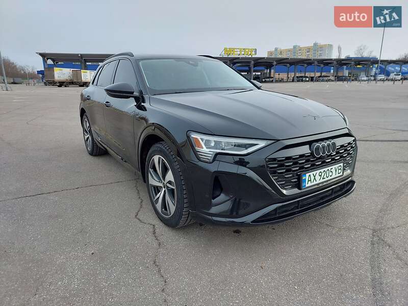 Внедорожник / Кроссовер Audi Q8 e-tron 2023 в Харькове