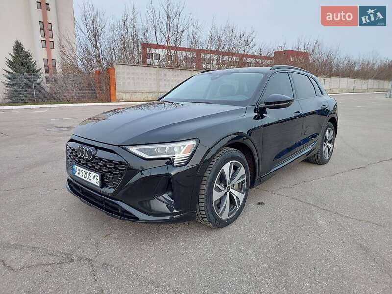 Внедорожник / Кроссовер Audi Q8 e-tron 2023 в Харькове