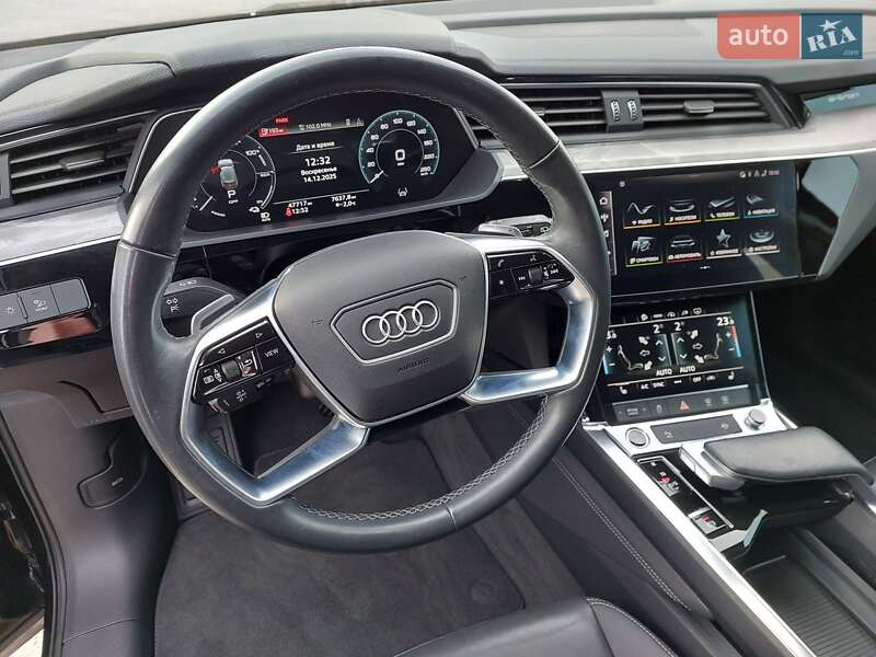 Внедорожник / Кроссовер Audi Q8 e-tron 2023 в Харькове