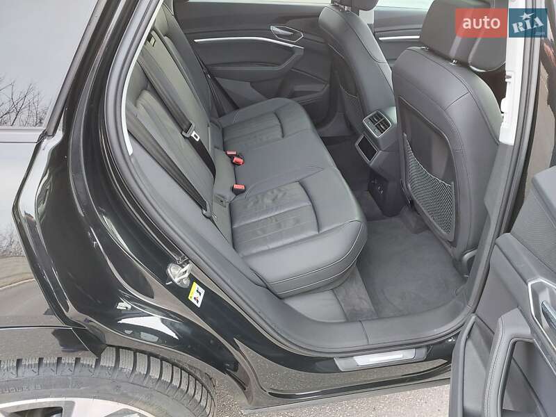 Внедорожник / Кроссовер Audi Q8 e-tron 2023 в Харькове