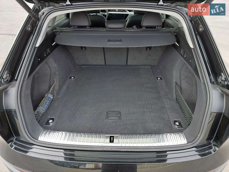 Внедорожник / Кроссовер Audi Q8 e-tron 2023 в Харькове