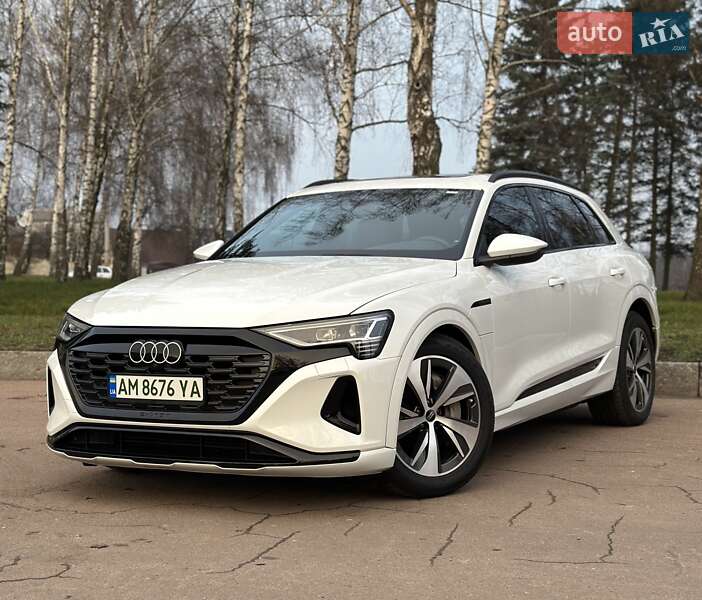 Внедорожник / Кроссовер Audi Q8 e-tron 2024 в Киеве