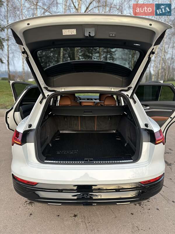 Внедорожник / Кроссовер Audi Q8 e-tron 2024 в Киеве