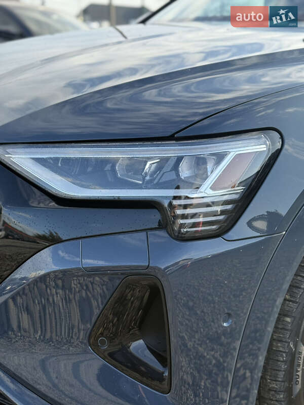 Внедорожник / Кроссовер Audi Q8 e-tron 2023 в Луцке