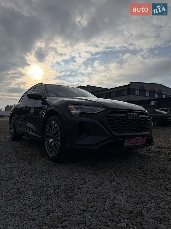 Внедорожник / Кроссовер Audi Q8 e-tron 2023 в Луцке