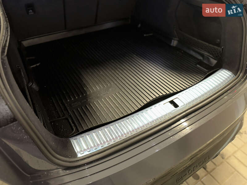 Внедорожник / Кроссовер Audi Q8 e-tron 2023 в Львове фото 16 Внедорожник / Кроссовер Audi Q8 e-tron 2023 в Львове